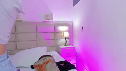 Rose online show from February 2025 07:43:02 PM