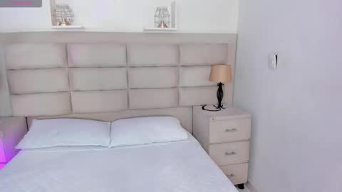 Rose online show from October 2025 01:42:02 PM