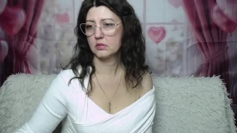 Snapshot of rosehille chatting on May 2026 05:12:01 AM RoseHille online show from May 2026 05:12:01 AM