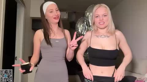 Sophie and Sarah online show from March 2026 07:29:01 PM
