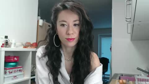 Rose online show from January 2025 12:09:02 PM