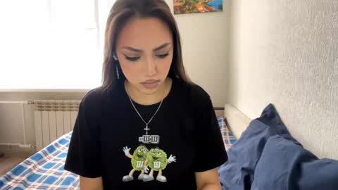 Mimi online show from October 2025 10:59:02 AM