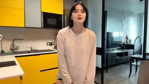 Nika online show from November 2025 08:58:01 AM