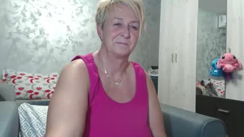 Snapshot of roses_and_lillies chatting on September 2025 03:39:01 PM Lovepinklilly online show from September 2025 03:39:01 PM