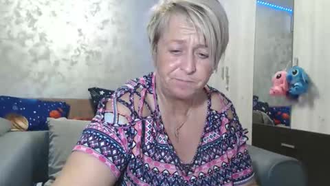 Snapshot of roses_and_lillies chatting on December 2025 05:30:01 PM Lovepinklilly online show from December 2025 05:30:01 PM