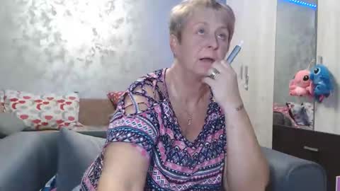 Snapshot of roses_and_lillies chatting on December 2025 06:16:01 PM Lovepinklilly online show from December 2025 06:16:01 PM