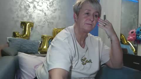 Snapshot of roses_and_lillies chatting on January 2026 06:11:01 PM Lovepinklilly online show from January 2026 06:11:01 PM