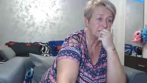 Snapshot of roses_and_lillies chatting on January 2026 06:13:01 PM Lovepinklilly online show from January 2026 06:13:01 PM