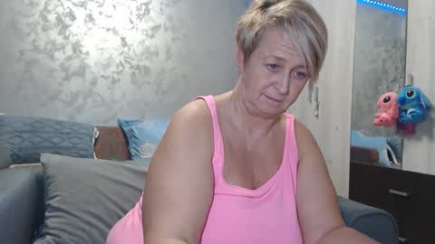 Snapshot of roses_and_lillies chatting on February 2026 06:24:02 PM Lovepinklilly online show from February 2026 06:24:02 PM