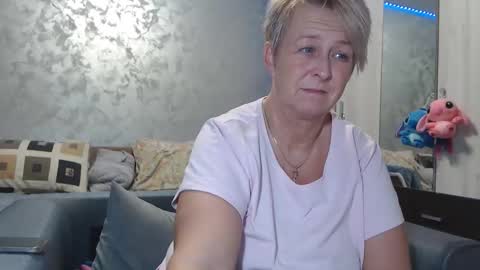 Snapshot of roses_and_lillies chatting on February 2026 05:39:02 PM Lovepinklilly online show from February 2026 05:39:02 PM