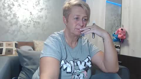 Snapshot of roses_and_lillies chatting on February 2026 06:15:01 PM Lovepinklilly online show from February 2026 06:15:01 PM