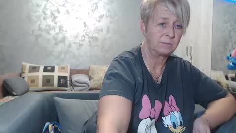 Snapshot of roses_and_lillies chatting on February 2026 06:25:02 PM Lovepinklilly online show from February 2026 06:25:02 PM