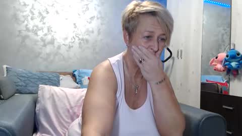 Snapshot of roses_and_lillies chatting on March 2026 06:37:01 PM Lovepinklilly online show from March 2026 06:37:01 PM