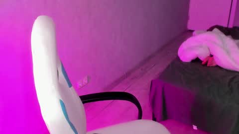 Roshelle online show from January 2025 08:44:01 PM