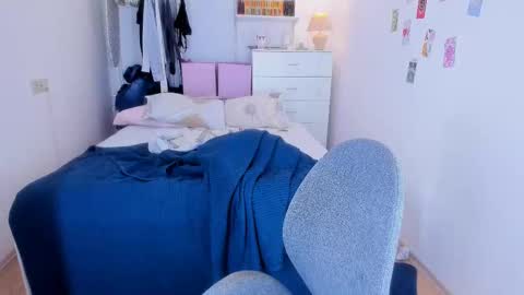 Roshelle online show from February 2025 04:55:01 PM