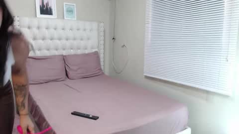 rosiehw online show from March 2025 01:06:02 PM