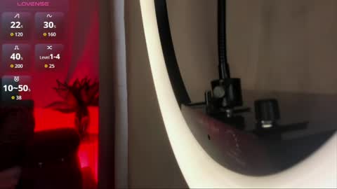 ross_lee online show from April 2026 09:37:01 PM