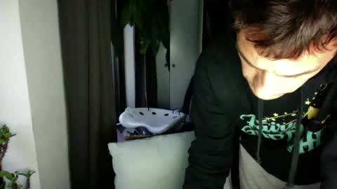 Snapshot of rosscollab chatting on November 2025 11:38:02 AM RossCollab online show from November 2025 11:38:02 AM