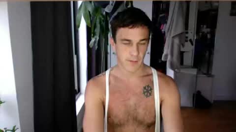 Snapshot of rosscollab chatting on November 2025 12:37:01 PM RossCollab online show from November 2025 12:37:01 PM