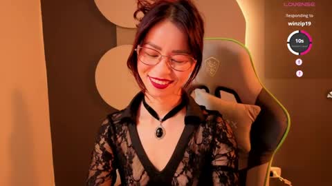 Snapshot of rosse_98_ chatting on May 2026 03:07:02 PM Miss Rosse online show from May 2026 03:07:02 PM