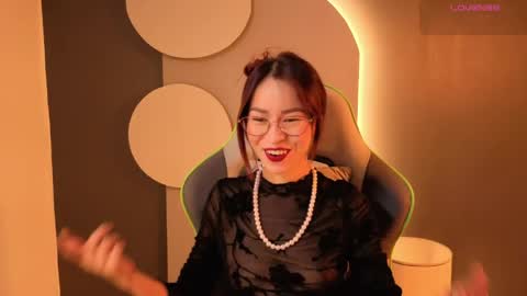 Snapshot of rosse_98_ chatting on May 2026 02:27:02 PM Miss Rosse online show from May 2026 02:27:02 PM