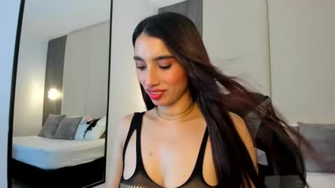 Snapshot of rosse_her chatting on July 2026 06:02:02 PM R O S S E online show from July 2026 06:02:02 PM