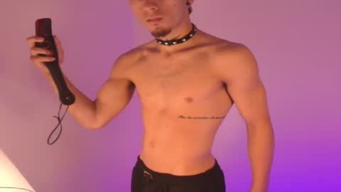 rosse_one online show from November 2025 06:24:02 PM