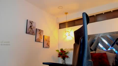 Snapshot of rossi_ss1 chatting on September 2025 04:01:02 AM Ross online show from September 2025 04:01:02 AM