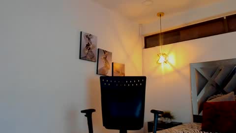 Snapshot of rossi_ss1 chatting on October 2025 04:10:01 AM Ross online show from October 2025 04:10:01 AM