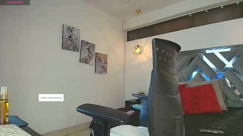 Snapshot of rossi_ss1 chatting on November 2025 04:01:02 AM Ross online show from November 2025 04:01:02 AM