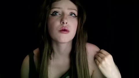 rosy_petal online show from January 2026 06:13:01 PM