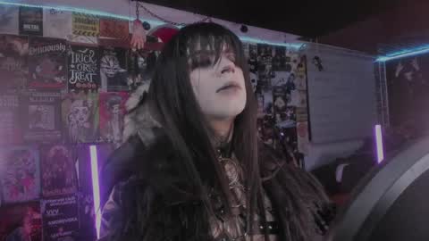 Snapshot of rotten_dreams chatting on April 2026 12:00:02 AM rot online show from April 2026 12:00:02 AM