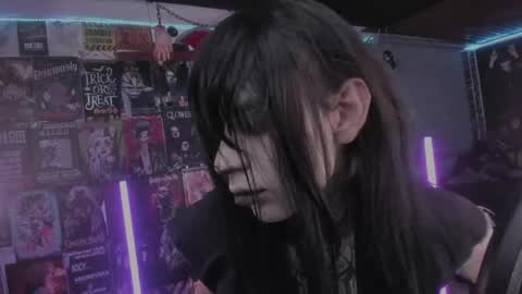 Snapshot of rotten_dreams chatting on April 2026 11:10:02 PM rot online show from April 2026 11:10:02 PM