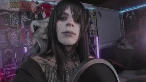 Snapshot of rotten_dreams chatting on April 2026 11:44:01 PM rot online show from April 2026 11:44:01 PM
