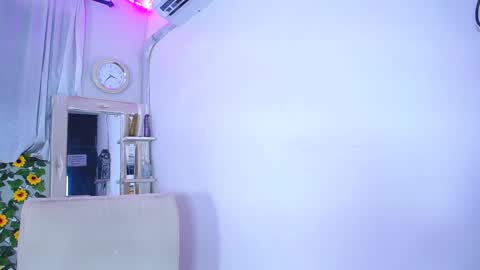 rous_25 online show from December 2024 12:49:01 PM