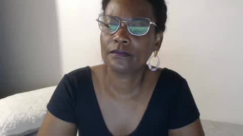 luxa online show from February 2025 02:50:01 AM