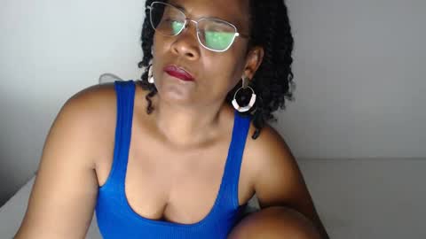 luxa online show from March 2025 08:09:02 PM