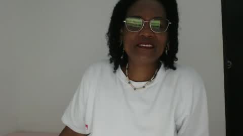 luxa online show from October 2025 04:17:01 PM