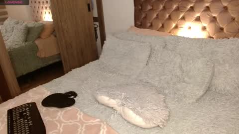 Rouss marie henao  online show from February 2025 05:36:01 PM