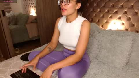 Rouss marie henao  online show from March 2025 09:00:02 PM