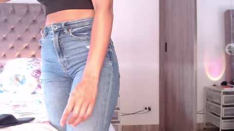 Rouss marie henao  online show from March 2026 01:08:01 PM