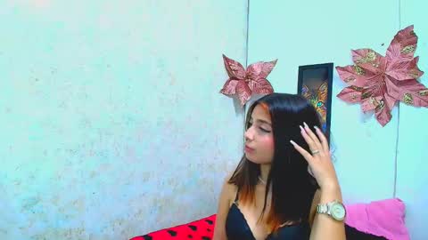 rousse_violet online show from February 2025 07:31:02 PM