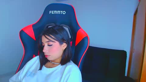 rousse_violet online show from September 2025 10:01:02 PM