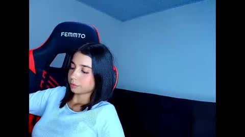 rousse_violet online show from May 2026 12:39:01 AM