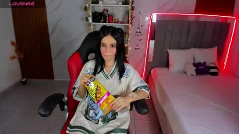 roussescoot online show from November 2025 05:42:02 AM