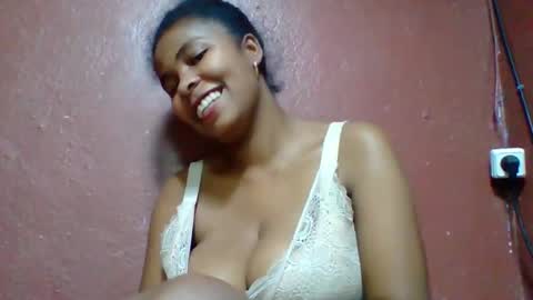 rovaelyah online show from November 2025 07:35:02 PM