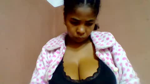 rovaelyah online show from July 2026 02:05:17 AM