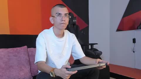 Rowan online show from September 2025 12:08:02 PM