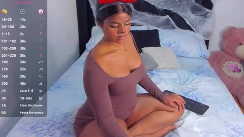 Snapshot of rox851528 chatting on October 2025 12:44:01 AM Rox online show from October 2025 12:44:01 AM