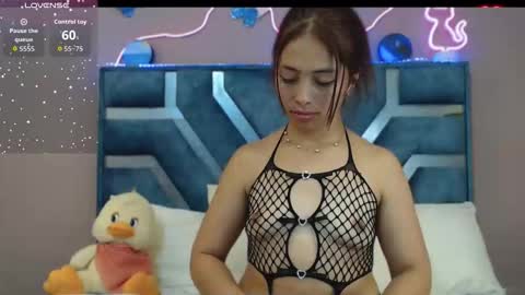 Snapshot of roxan_fox_ chatting on March 2026 05:08:02 AM Roxane online show from March 2026 05:08:02 AM